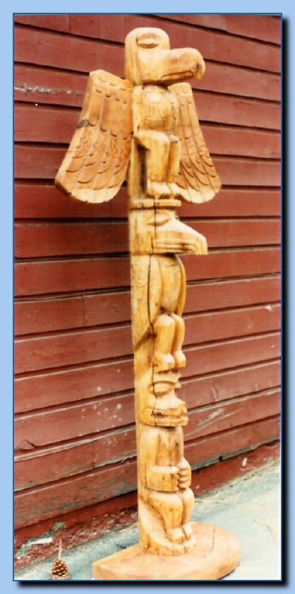 2 100 Totem Traditional Archive